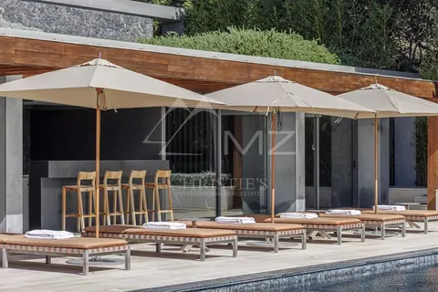 High-end Villa heated swimming pool, Synthetic tennis landscaped park, 7 bedrooms in Cannes - French Riviera ads rental For Super Rich