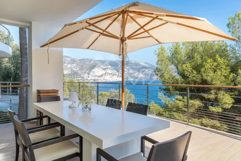 Luxury House Panoramic View hammam, jacuzzi, infinity pool, lift, roof terrace, 5 bedrooms in Saint Jean Cap Ferrat exclusive rental For Super Rich