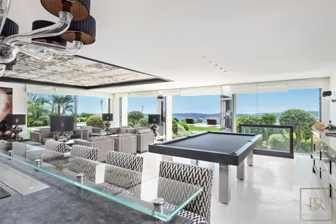 Luxury Villa beautiful view over the Gulf of Saint-Tropez helipad, 6 bedrooms in Grimaud real estate rental For Super Rich