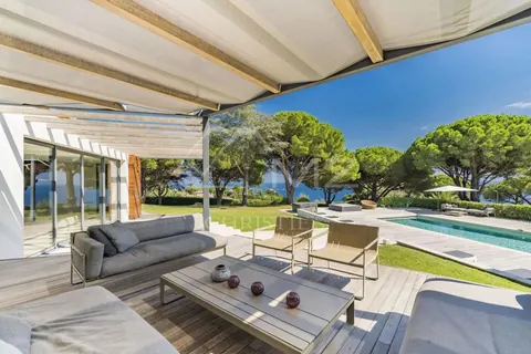 Contemporary Villa Sea View Heated swimming pool, jacuzzi, 5 bedrooms in Vallauris prix rental For Super Rich