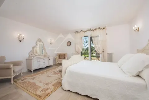 Elegant Villa 14x6m heated swimming pool Tennis court with grass, 4 bedrooms in Cap d'Antibes ultra luxury rental For Super Rich