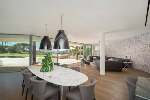 Contemporary Villa Right next to Eden Roc Heated pool with pool house, 7 bedrooms in Cap d'Antibes top rental For Super Rich