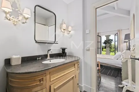 Premium Villa Secured domain Heated salted pool of 12x4m, 4 bedrooms in Cannes prix rental For Super Rich