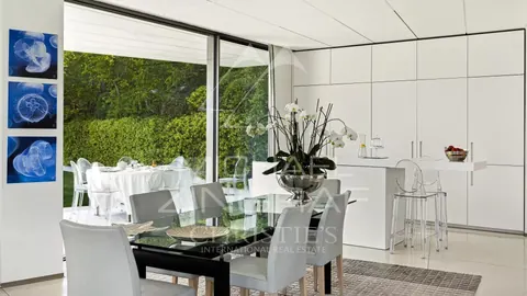 Contemporary Villa 5mn from Monaco panoramic sea view, 5 bedrooms in Beausoleil - French Riviera real estate rental For Super Rich