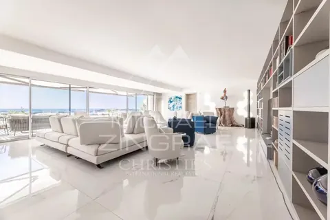 Contemporary  Villa Panoramic Sea Views petanque court, heated pool, 7 bedrooms in Mougins expensive rental For Super Rich