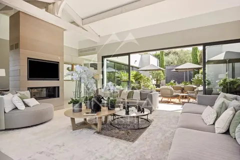 Contemporary Villa Swimming pool with Panoramic View near to the village, 6 bedrooms in Valbonne - French Riviera real estate rental For Super Rich Contemporary Villa Swimming pool with Panoramic View near to the village, 6 bedrooms in Valbonne - French Riviera real estate rental For Super Rich