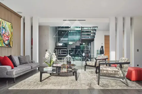 Modern Villa in city center Heated swimming pool 14x5m, 5 bedrooms in Cap d'Antibes luxury rental For Super Rich