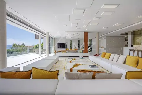 High-end Villa heated swimming pool, Synthetic tennis landscaped park, 7 bedrooms in Cannes - French Riviera luxury rental For Super Rich