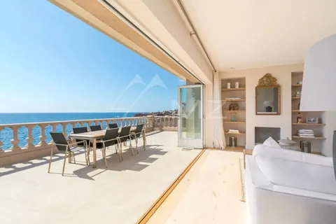 Luxury Villa Waterfront, Cap Roux heated swimming pool and direct access to the sea, 4 bedrooms in Anthéor exclusive rental For Super Rich