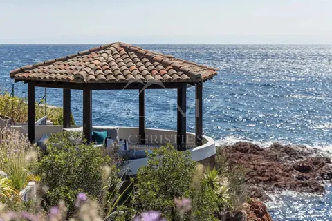 Luxury Villa Cap Roux Waterfront with 2 accesses to the sea between Cannes and Saint Raphaël, 5 bedrooms in Anthéor travel rental For Super Rich