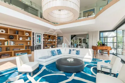 Luxury House Panoramic View hammam, jacuzzi, infinity pool, lift, roof terrace, 5 bedrooms in Saint Jean Cap Ferrat ads rental For Super Rich