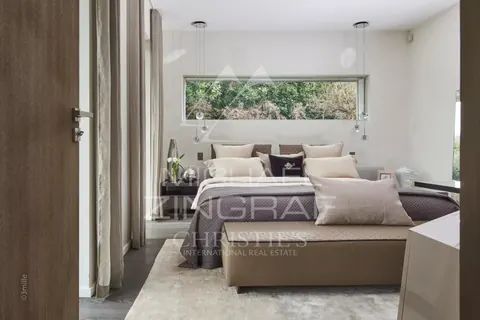 Modern Villa in city center Heated swimming pool 14x5m, 5 bedrooms in Cap d'Antibes ads rental For Super Rich