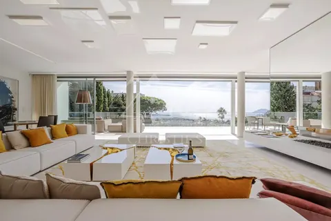 High-end Villa heated swimming pool, Synthetic tennis landscaped park, 7 bedrooms in Cannes - French Riviera expensive rental For Super Rich
