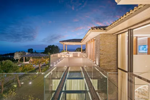 Modern Villa Panoramic View Overlooking Canebiers Bay, petanque court, 19m heated infinity swimming pool, 9 bedrooms in Saint Tropez expensive rental For Super Rich