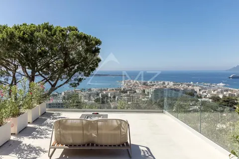 Contemporary Villa Heated swimming pool Land 1800m², 6 bedrooms in Cannes unique rental For Super Rich