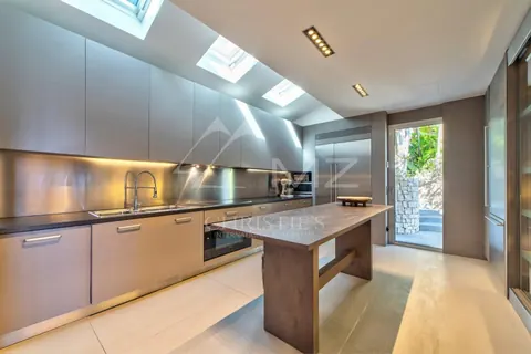 Design Villa spectacular sea views uniquely and tastefully furnished, 5 bedrooms in Roquebrune Cap Martin expensive rental For Super Rich