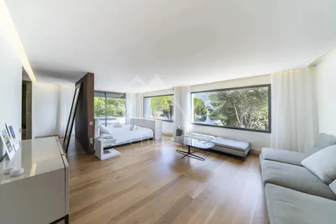 Contemporary Villa Sea View Heated swimming pool, jacuzzi, 5 bedrooms in Vallauris travel rental For Super Rich