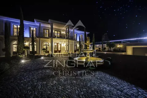 Luxury Villa New Florentine ​Super Cannes indoor swimming pool, wellness, sauna and hammam, 7 bedrooms in Vallauris real estate rental For Super Rich
