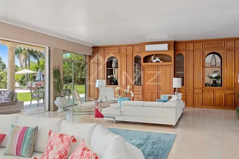 Premium Villa 30 meters infinity pool unique sea view, 4 bedrooms in Cannes ultra luxury rental For Super Rich