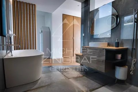 Contemporary Villa Heated infinity pool spa, jacuzzi, sauna, pizza oven and barbecue, 5 bedrooms in Mougins top rental For Super Rich