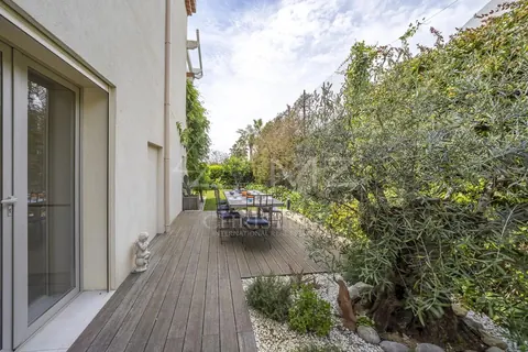 Elegant Villa Sea View Near the beach, 6 bedrooms in Cap d'Antibes prix rental For Super Rich
