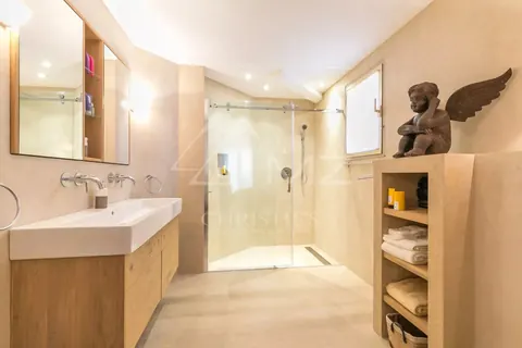 Luxury Villa Waterfront, Cap Roux heated swimming pool and direct access to the sea, 4 bedrooms in Anthéor luxury rental For Super Rich