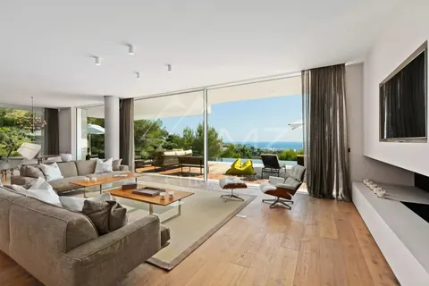 Modern Villa close to the center long size Swimming pool, 5 bedrooms in Cannes prix rental For Super Rich