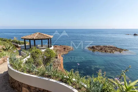 Luxury Villa Cap Roux Waterfront with 2 accesses to the sea between Cannes and Saint Raphaël, 5 bedrooms in Anthéor unique rental For Super Rich