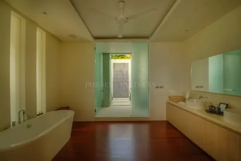 Design Villa SAMUJANA 5-star resort, Tennis court, pool, jacuzzi, 5 bedrooms in Plai Laem, Ko Samui ads rental For Super Rich