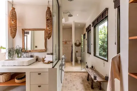 Mediterranean Villa panoramic views perched gracefully above Chaweng Bay, 8 bedrooms in Chaweng Noi, Ko Samui expensive rental For Super Rich