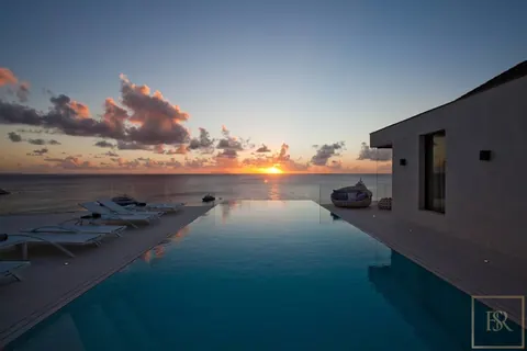 Luxury Villa Vitti enormous (39 x 16 ft) heated infinity pool, 5 bedrooms in St Barth