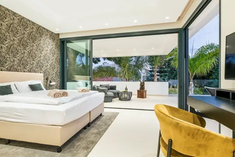 Luxury Villa Beach Front Spa, gym, Turkish bath, sauna, 6 bedrooms in Los Monteros, Marbella photos rental For Super Rich