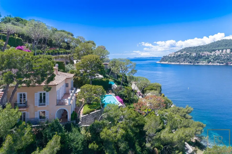 Luxury Villa direct access to the sea nice pool with sea view, 5 bedrooms in St Jean Cap Ferrat rental For Super Rich Luxury Villa direct access to the sea nice pool with sea view, 5 bedrooms in St Jean Cap Ferrat rental For Super Rich