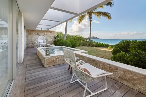 Luxury Villa Wake Up beachfront with view of the sea, direct access to Flamands Beach, 6 bedrooms in St Barth exclusive rental For Super Rich