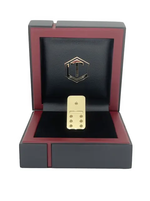 Domino 18 carat gold