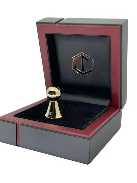 Game piece 18 carat gold Unique for sale For Super Rich