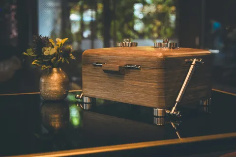 CLASSIC SOLLOSHI HUMIDOR by SOLLOSHI Unique for sale For Super Rich