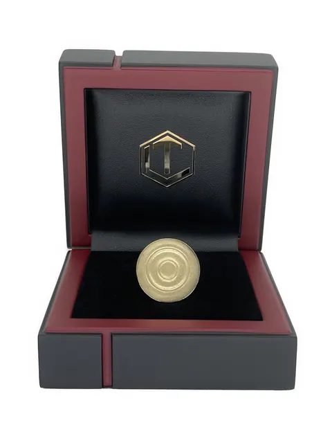 Game piece 18 carat gold ultra luxury for sale For Super Rich