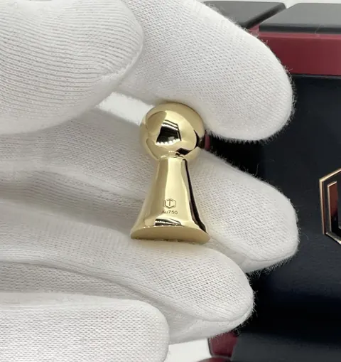 Game piece 18 carat gold