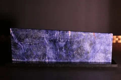 Magnetischer Messerblock von Tycoon Stone Schmidke aus Sodalith | Diamond Cut for sale For Super Rich