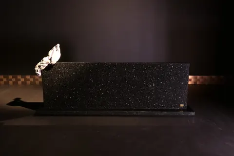 Magnetischer Messerblock von TYCOON STONE SCHMIDKE aus Star Galaxy Gold mit einem Schlammhummer in Museumsqualität Unique for sale For Super Rich