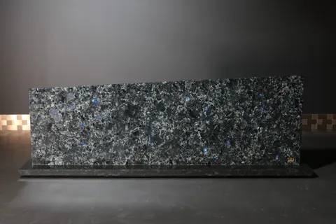 Magnetischer Messerblock von TYCOON STONE SCHMIDKE aus Wolga Blue | Diamond Cut Germany for sale For Super Rich