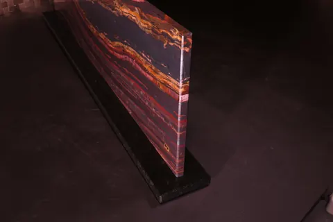 Magnetischer Messerblock von TYCOON STONE SCHMIDKE aus Iron Red Germany for sale For Super Rich Magnetischer Messerblock von TYCOON STONE SCHMIDKE aus Iron Red Germany for sale For Super Rich