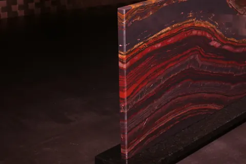 Magnetischer Messerblock von TYCOON STONE SCHMIDKE aus Iron Red Luxury for sale For Super Rich Magnetischer Messerblock von TYCOON STONE SCHMIDKE aus Iron Red Luxury for sale For Super Rich