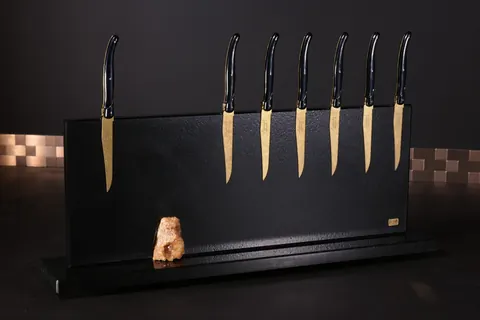 Magnetischer Messerblock von TYCOON STONE SCHMIDKE aus Nero Assoluto gebürstet mit Calcit Kristall Germany for sale For Super Rich