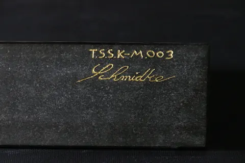 Magnetischer Messerblock von TYCOON STONE SCHMIDKE aus Nero Assoluto gebürstet mit Calcit Kristall Unique for sale For Super Rich