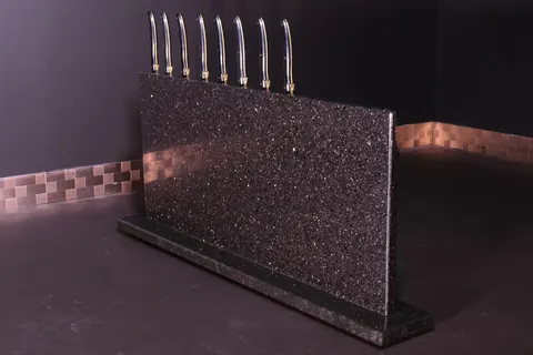 Magnetischer Messerblock von Tycoon Stone Schmidke aus Star Galaxy Gold mit Meteoriten und vergoldeten Meteoritenschweif price country for sale For Super Rich