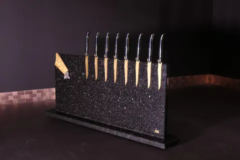 Magnetischer Messerblock von Tycoon Stone Schmidke aus Star Galaxy Gold mit Meteoriten und vergoldeten Meteoritenschweif Luxury for sale For Super Rich