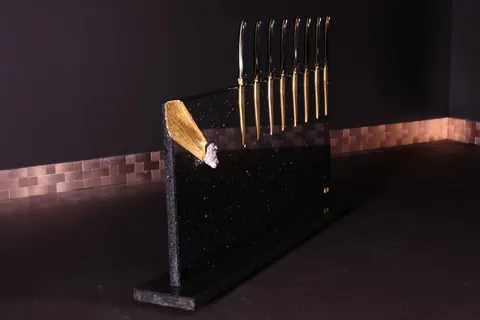 Magnetischer Messerblock von Tycoon Stone Schmidke aus Star Galaxy Gold mit Meteoriten und vergoldeten Meteoritenschweif 27,083 for sale For Super Rich
