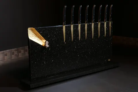 Magnetischer Messerblock von Tycoon Stone Schmidke aus Star Galaxy Gold mit Meteoriten und vergoldeten Meteoritenschweif